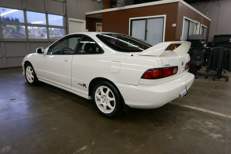 Illustration for article titled This 1997 Acura Integra Type R Is For Sale At $44,990 And I Don't Understand The World Anymore